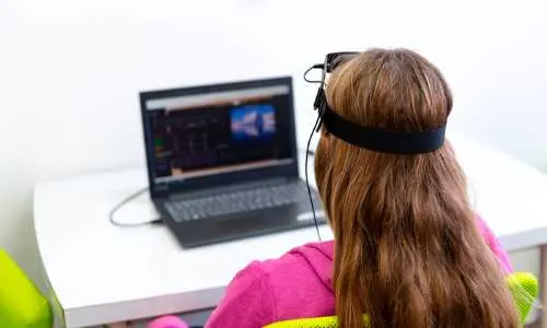 Interfaz cerebro-computadora con diadema EEG